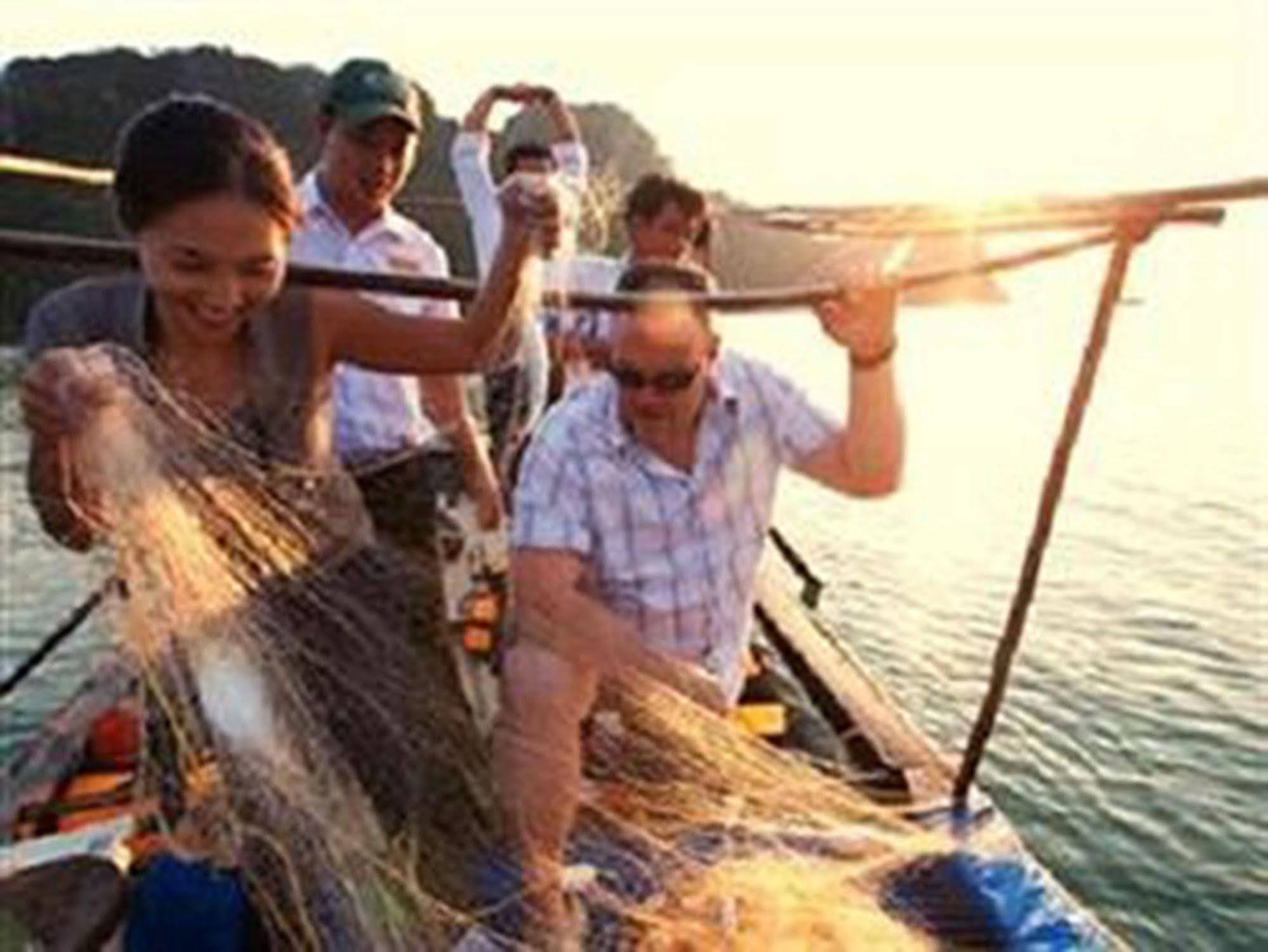 The Au Co Cruise - Managed By Bhaya Cruise Ξενοδοχείο Χα Λονγκ Εξωτερικό φωτογραφία